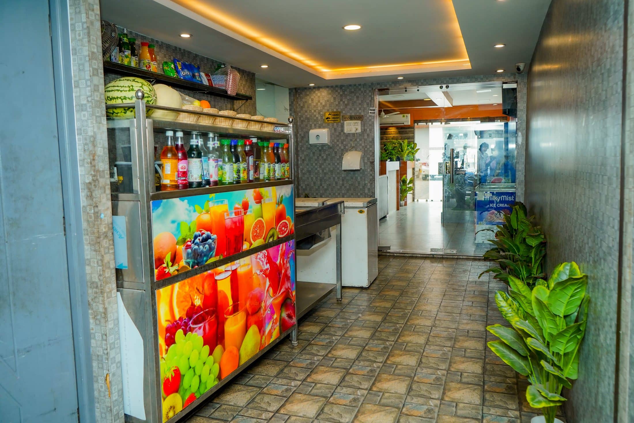 The entrance, greenery and garden — Dancing Chef Biriyani, Coimbatore (3)